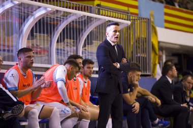 Oscar Redondo, Csc, Futsal İspanyol Ligi, teknik direktörü maç Catgas Santa Coloma ve Segovia, arasında 2-3, üzerinde 25 Kasım 2017 yılında Santa Coloma Gramenet, Barselona, İspanya.