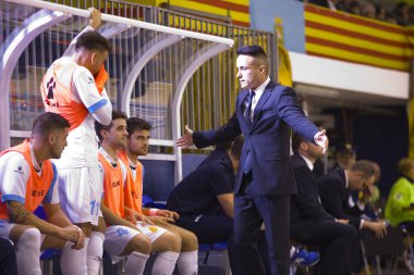 Oscar Redondo, Csc, Futsal İspanyol Ligi, teknik direktörü maç Catgas Santa Coloma ve Segovia, arasında 2-3, üzerinde 25 Kasım 2017 yılında Santa Coloma Gramenet, Barselona, İspanya.