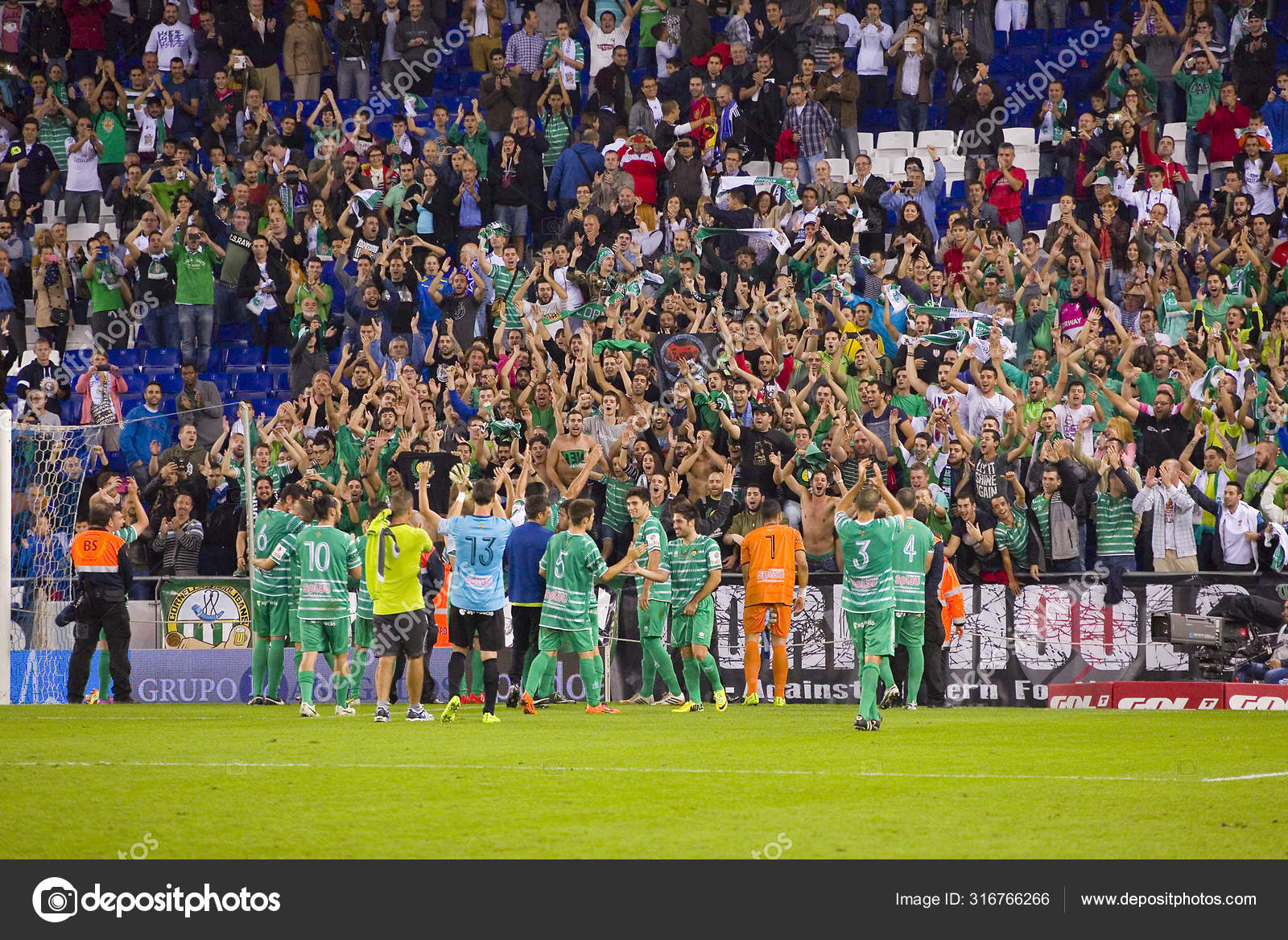 Barcelona Octubre Los Jugadores Cornella Agradeciendo Los ...