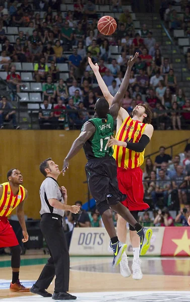 Někteří Hráči Akci Španělské Basketbalové Ligě Shodují Mezi Joventut Badalonou — Stock fotografie