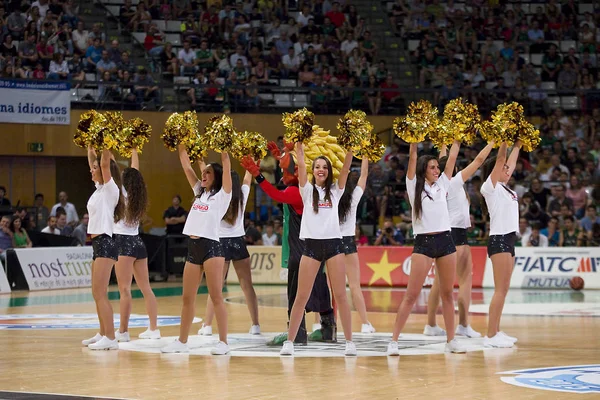 Ponpon Kızlar Gerçekleştirmek Spanyol Acb Basketbol Ligi Maç Arasındaki Yenilen — Stok fotoğraf