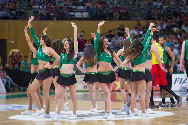 Cheerleaders Perform Spanish Acb Basketball League Match Joventut Badalona Barcelona — Stock Photo, Image