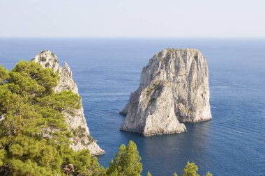 Capri 'nin ünlü yığınları, Capri Adası, İtalya.
