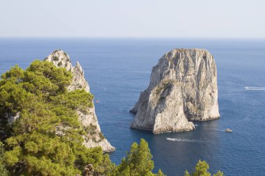 Capri 'nin ünlü yığınları, Capri Adası, İtalya.