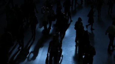 yürüyüş commuters kalabalık