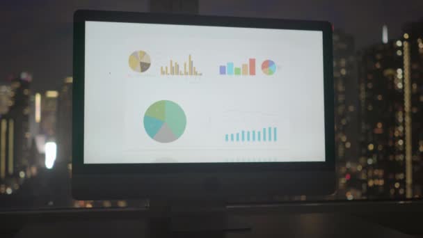コンピューターのビジネス統計図表の見直し — ストック動画