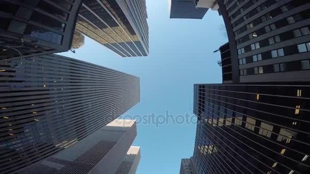 Edifícios modernos de arranha-céus — Vídeo de Stock