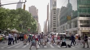 İnsanlar geçiş street City