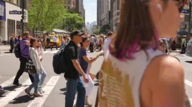 İnsanlar geçiş street City