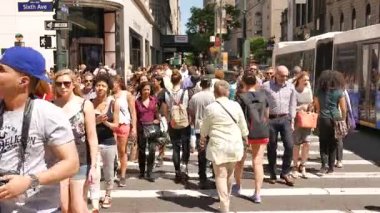 İnsanlar geçiş street City