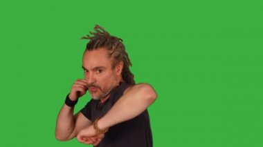 Dövüş sanatları eğitim mücadele yapıyor