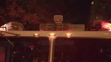  Siren ışıklar yanıp sönüyor