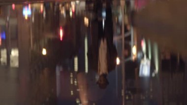 siyah adam şık giyim eşyası 