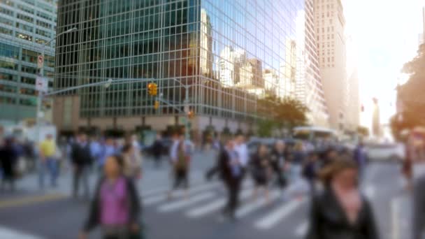 İnsanlar şehirde commuting — Stok video