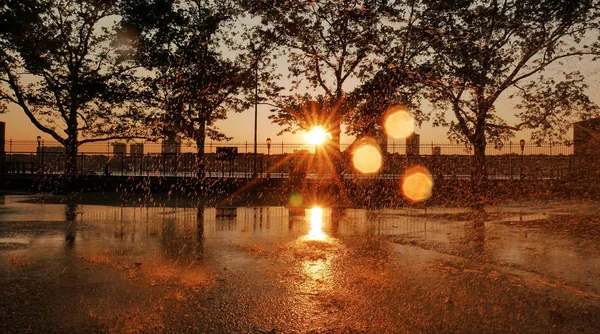Krásné deštivé západ slunce — Stock fotografie