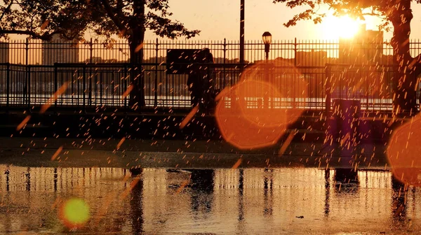 Schöner regnerischer Sonnenuntergang — Stockfoto