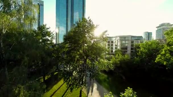 De skyline van de stedelijke landmark van de moderne stad — Stockvideo