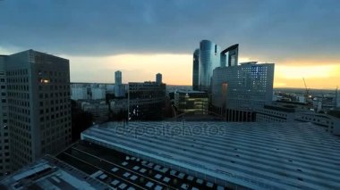 Şehir iş bölgesine ve gökdelen binalar