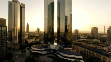 Şehir iş bölgesine ve gökdelen binalar