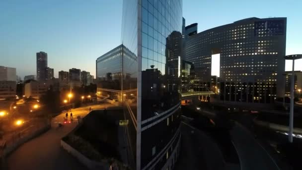 Distrito financiero de la ciudad y edificios de rascacielos — Vídeos de Stock
