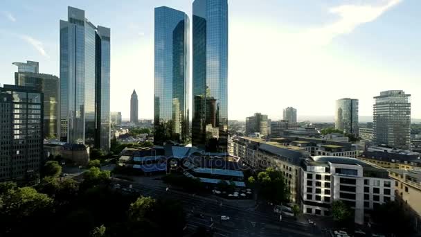 Quartier d'affaires de la ville et gratte-ciel — Video