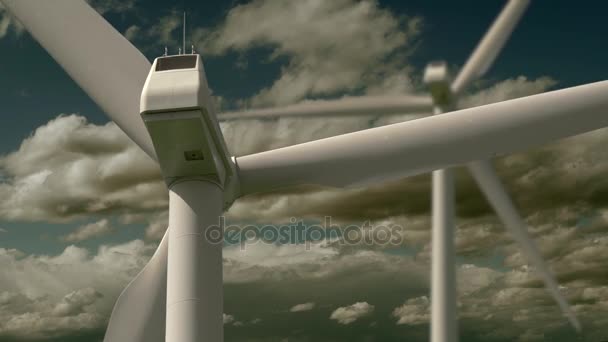 Turbinas Eólicas Girando Fundo Paisagem Nublada — Vídeo de Stock