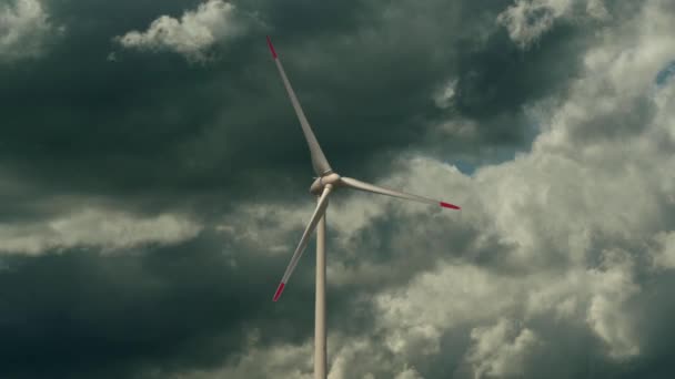 Windturbine Cloudscape Achtergrond Inschakelen — Stockvideo