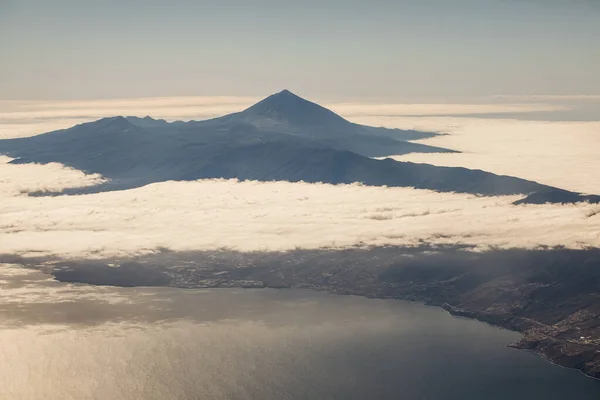 Teide vista dall'alto. Parco Nazionale, Tenerife, Isole Canarie, Spagna . — Foto Stock