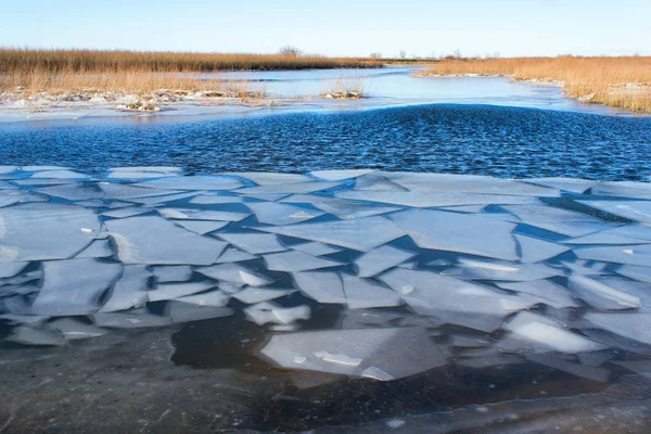 Derretimiento Hielo Deriva Hielo Primavera Río —  Fotos de Stock