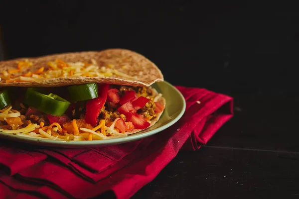 Quesadilla s rajčaty, pepřem a česnekem — Stock fotografie