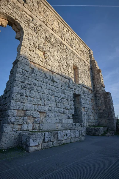Ακινίπο Ρωμαϊκά ερείπια θεάτρου στη Ρόντα — Φωτογραφία Αρχείου
