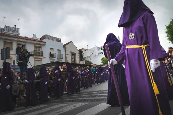 Průvod Svatého týdne (Semana Santa) v Marbelle, Malaga ve Španělsku — Stock fotografie