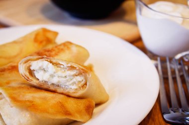 süzme peynir ile Pancakes