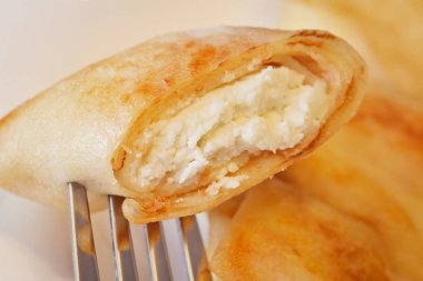 süzme peynir ile Pancakes