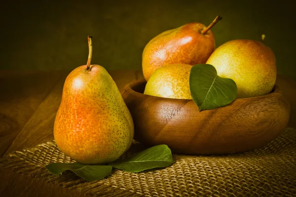 Stillleben mit Birnen — Stockfoto