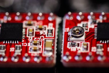 Elektronik bileşenleri ve parçaları olan basılı devre kartı, ana kart, (PCB), yakın plan