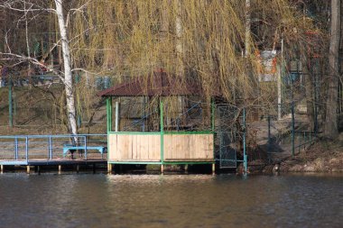 Parkta bahar Pushcha Voditsa