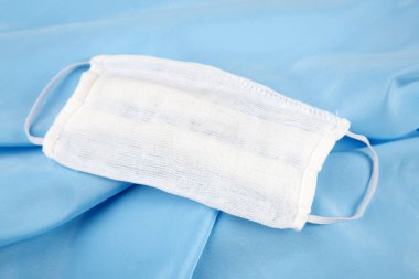 Virüs ve bakterilere karşı korunmak için tıbbi maske