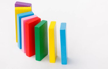 renkli ahşap yapı taşları