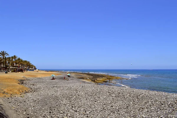 Playa de las Americas praia de calhau em Tenerife — Fotografia de Stock