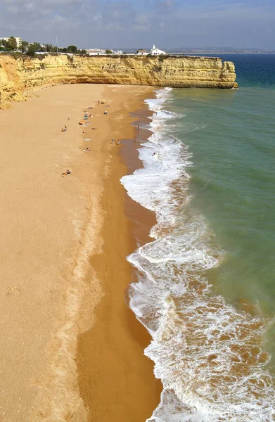 Senhora Da Rocha Nova Beach в Португалии — стоковое фото