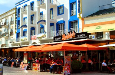 Yeme ve içme eski restoranlarda Albufeira turist