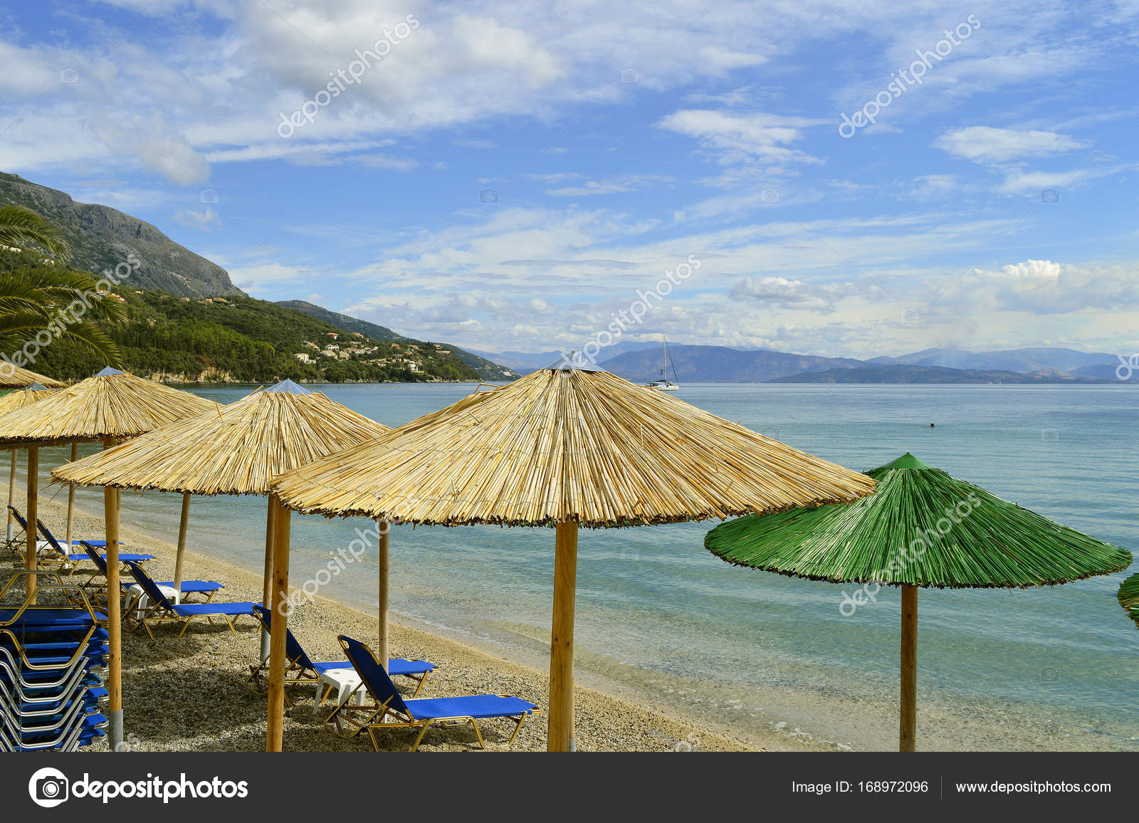 Spiaggia Di Ipsos A Corfù Foto Stock Peteretchells