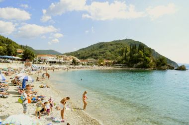 Paxos Corfu güneyinde küçük bir ada plaj