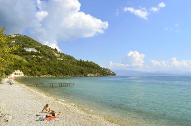 Ipsos Beach Corfu turistler