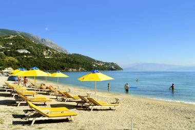 Corfu şezlong Ipsos Beach