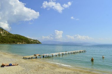 Ipsos Beach iskelesinden Korfu