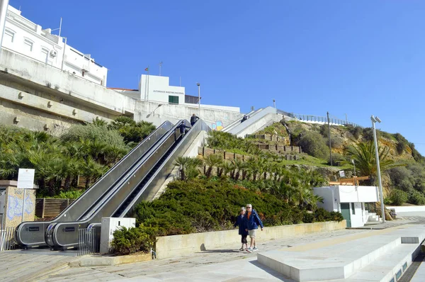 Albufeira Vieille ville à l'extérieur escalator — Photo