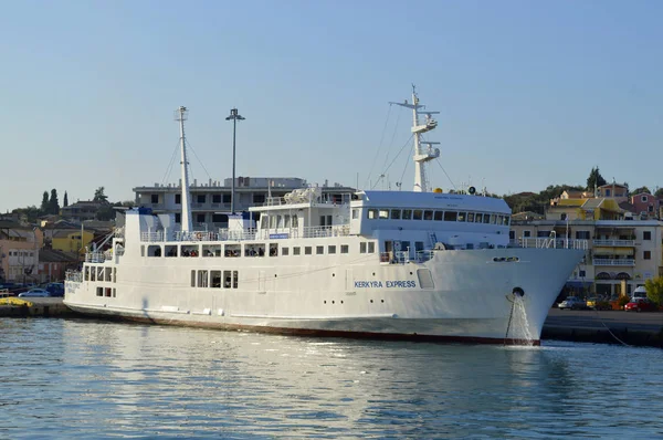 Korfu Grekland Oktober 2017 Kerkyra Express Kryssningsfärja Korfu Hamn Redo — Stockfoto