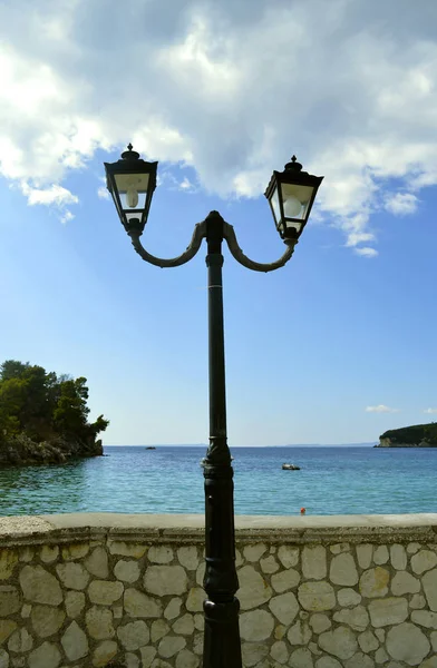 Lámpara Calle Puerto Paxos Una Pequeña Isla Griega Sur Corfú —  Fotos de Stock